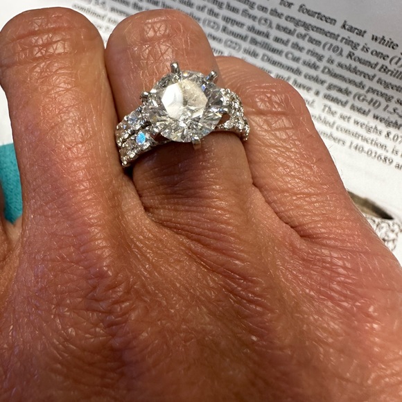 14K White Gold Round Cut Center 4.68 ct tw. - Picture 5 of 7